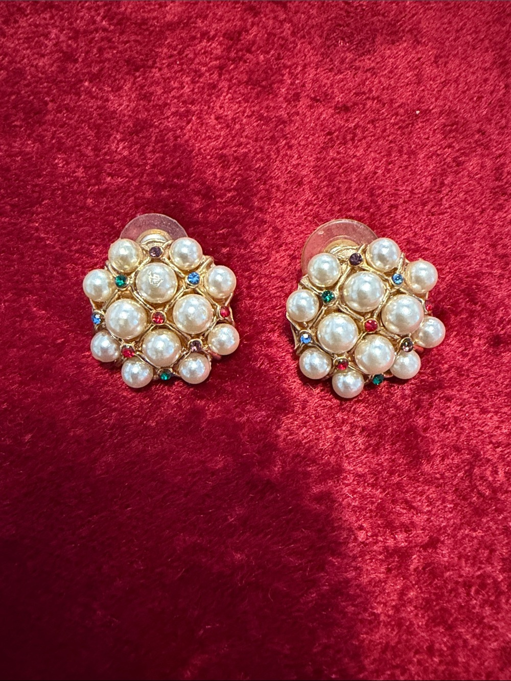 Pearl Cluster Gold-Tone pierced Earrings with Colored Accents high end - Picture 1 of 1